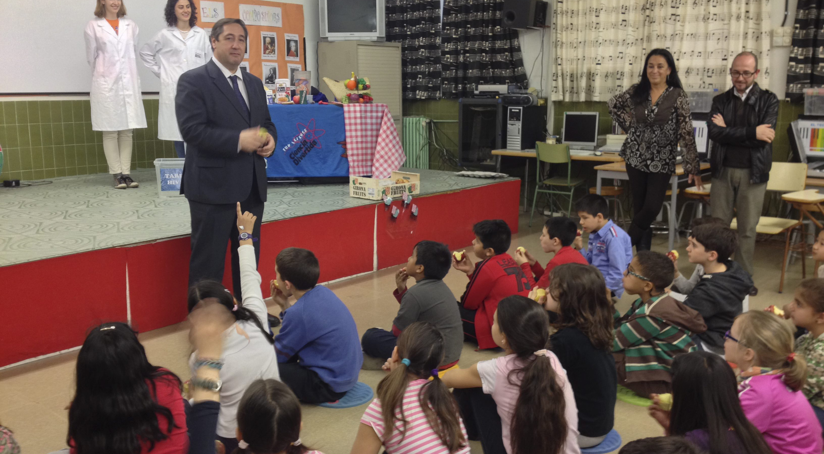 1.400 escuelas de primaria de Cataluña difunden el consumo de fruta