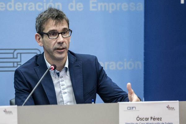 Óscar Pérez, director de la residencia Real Casa de Misericordia de Tutela: «no es cuestión de estatus o categorías profesionales sino de personas»